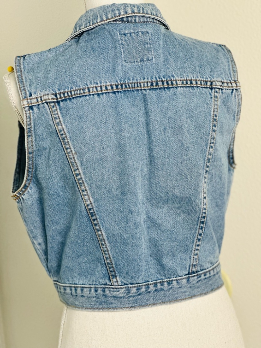 Vintage County Seat Jeanswear Light Wash Cropped Denim Vest Size Medium - Picture 4 of 9